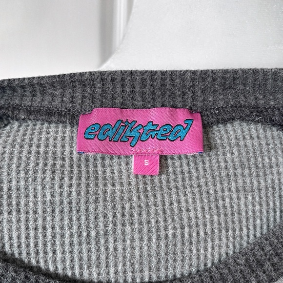 Edikted Me Time Oversized Waffle Top Gray NWOT - Picture 9 of 11